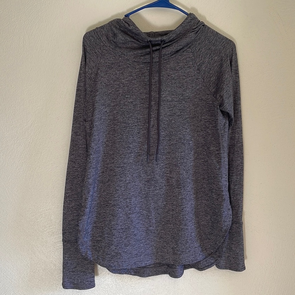 Athleta hooded long sleeve top, size small